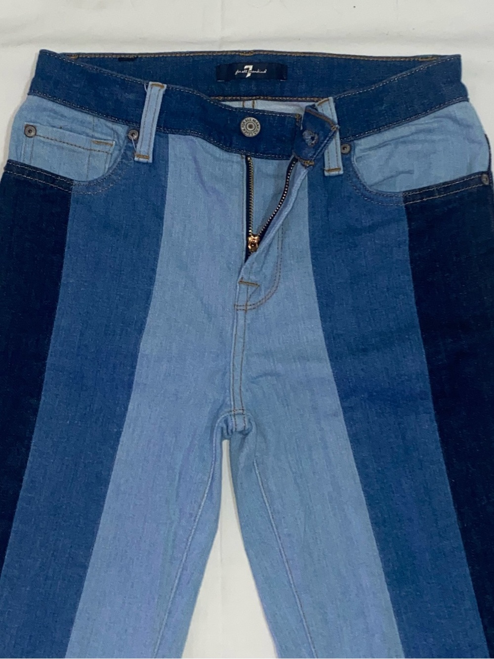 7 For All Mankind Patched Ali Crop Flare Jeans - Picture 3 of 7